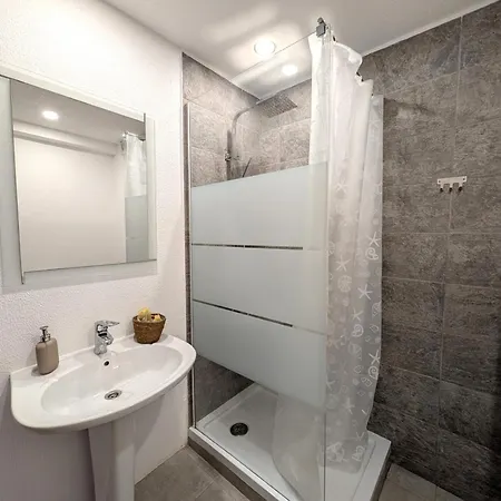 6-3 Estrela Casas & Papeis *